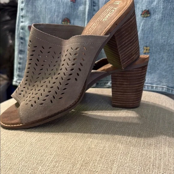 TOMS Women's Gray Perforated Mules - Picture 5 of 8